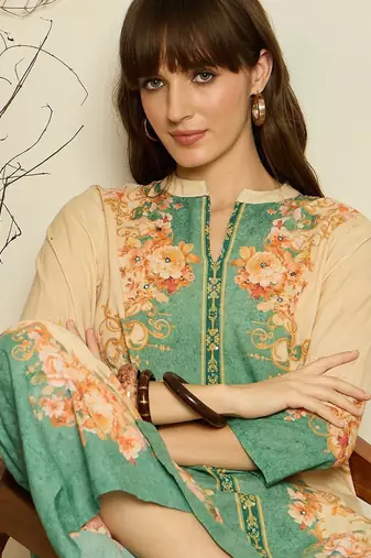 Women Floral Printed Regular Sequinned Kurta with Palazzos