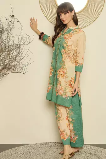 Women Floral Printed Regular Sequinned Kurta with Palazzos