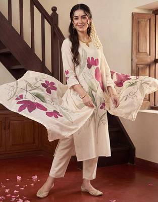 Women Floral Printed Regular Kurta with Trousers & With Dupatta 2