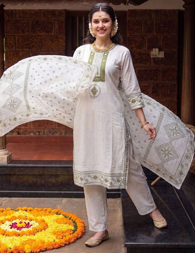 Women Ethnic Motifs Embroidered Regular Mirror Work Pure Cotton Kurta with Trousers & With Dupatta