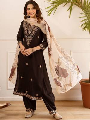 Women Ethnic Motifs Embroidered Regular Thread Work Kurta with Patiala & With Dupatta 1