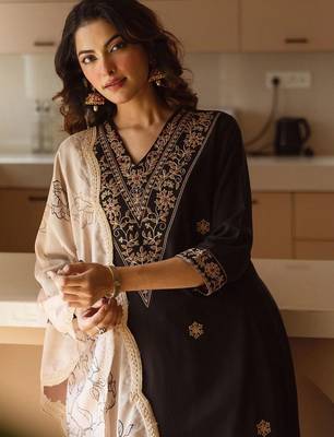 Women Ethnic Motifs Embroidered Regular Thread Work Kurta with Patiala & With Dupatta 3