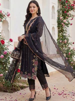 Women Floral Embroidered Regular Thread Work Kurta with Trousers & With Dupatta 2