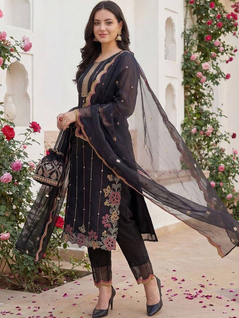 Women Floral Embroidered Regular Thread Work Kurta with Trousers & With Dupatta