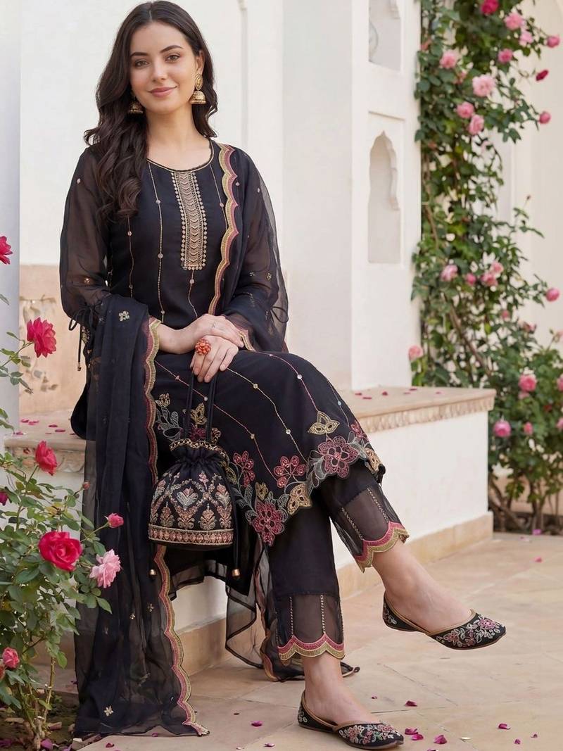 Women Floral Embroidered Regular Thread Work Kurta with Trousers & With Dupatta