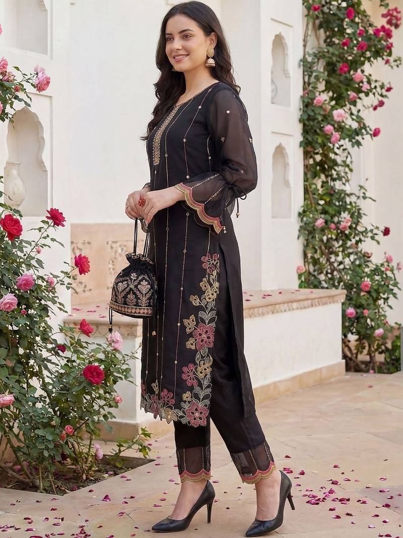 Women Floral Embroidered Regular Thread Work Kurta with Trousers & With Dupatta