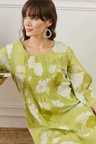 Women Floral Printed Empire Pure Cotton Kurta with Trousers
