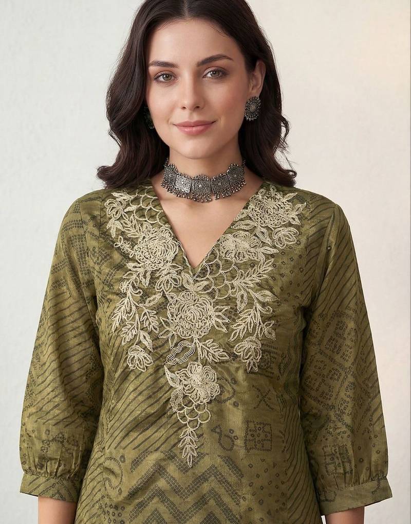 Women Ethnic Motifs Printed Regular Thread Work Kurta with Trousers