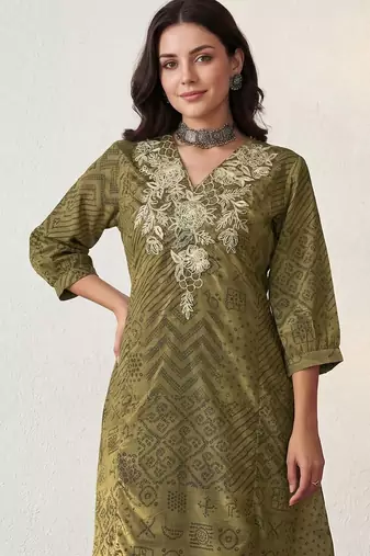 Women Ethnic Motifs Printed Regular Thread Work Kurta with Trousers