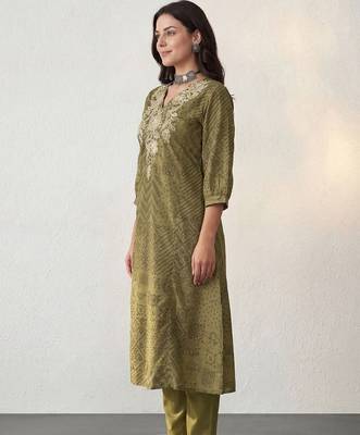 Women Ethnic Motifs Printed Regular Thread Work Kurta with Trousers 6