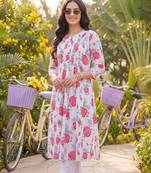 Women Floral Printed Regular Pure Cotton Kurta with Trousers