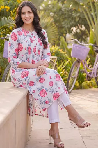 Women Floral Printed Regular Pure Cotton Kurta with Trousers