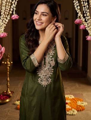 Women Ethnic Motifs Embroidered Regular Sequinned Kurta with Trousers & With Dupatta 3