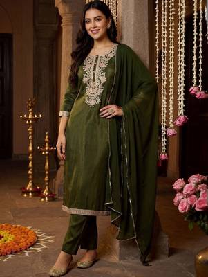 Women Ethnic Motifs Embroidered Regular Sequinned Kurta with Trousers & With Dupatta 4