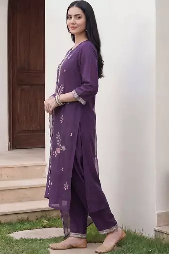 Women Ethnic Motifs Embroidered Regular Thread Work Kurta with Trousers & With Dupatta