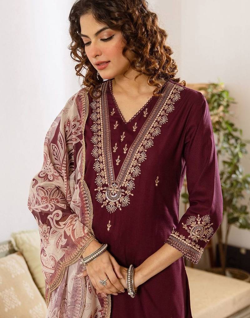 Women Ethnic Motifs Embroidered Regular Kurta with Patiala & With Dupatta