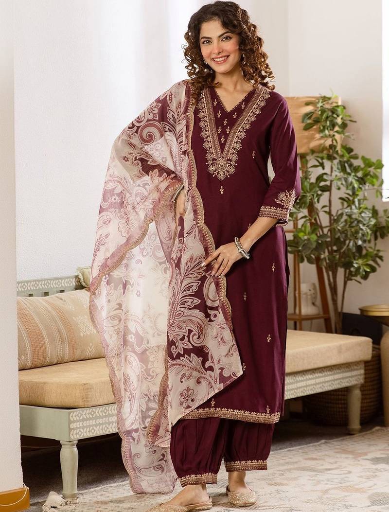 Women Ethnic Motifs Embroidered Regular Kurta with Patiala & With Dupatta