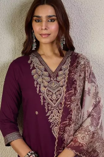 Women Ethnic Motifs Embroidered Regular Thread Work Kurta with Trousers & With Dupatta