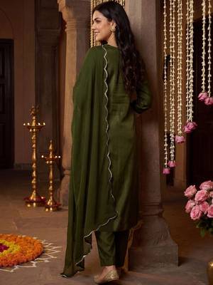 Women Ethnic Motifs Embroidered Regular Kurta with Trousers & With Dupatta 3