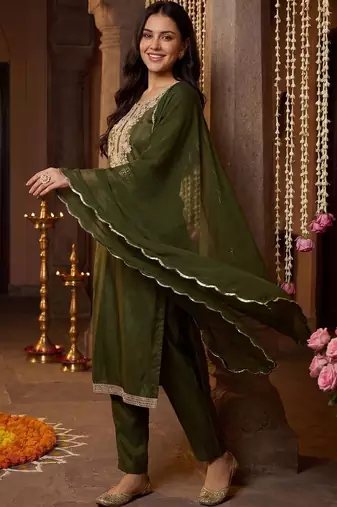 Women Ethnic Motifs Embroidered Regular Kurta with Trousers & With Dupatta