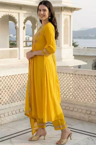 Women Floral Embroidered Pleated Liva Kurta with Palazzos & With Dupatta