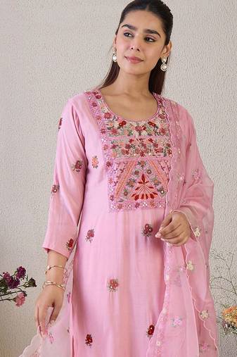 Women Floral Embroidered Regular Thread Work Kurta with Trousers & With Dupatta