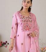 Women Floral Embroidered Regular Thread Work Kurta with Trousers & With Dupatta