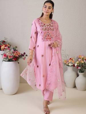 Women Floral Embroidered Regular Thread Work Kurta with Trousers & With Dupatta 4