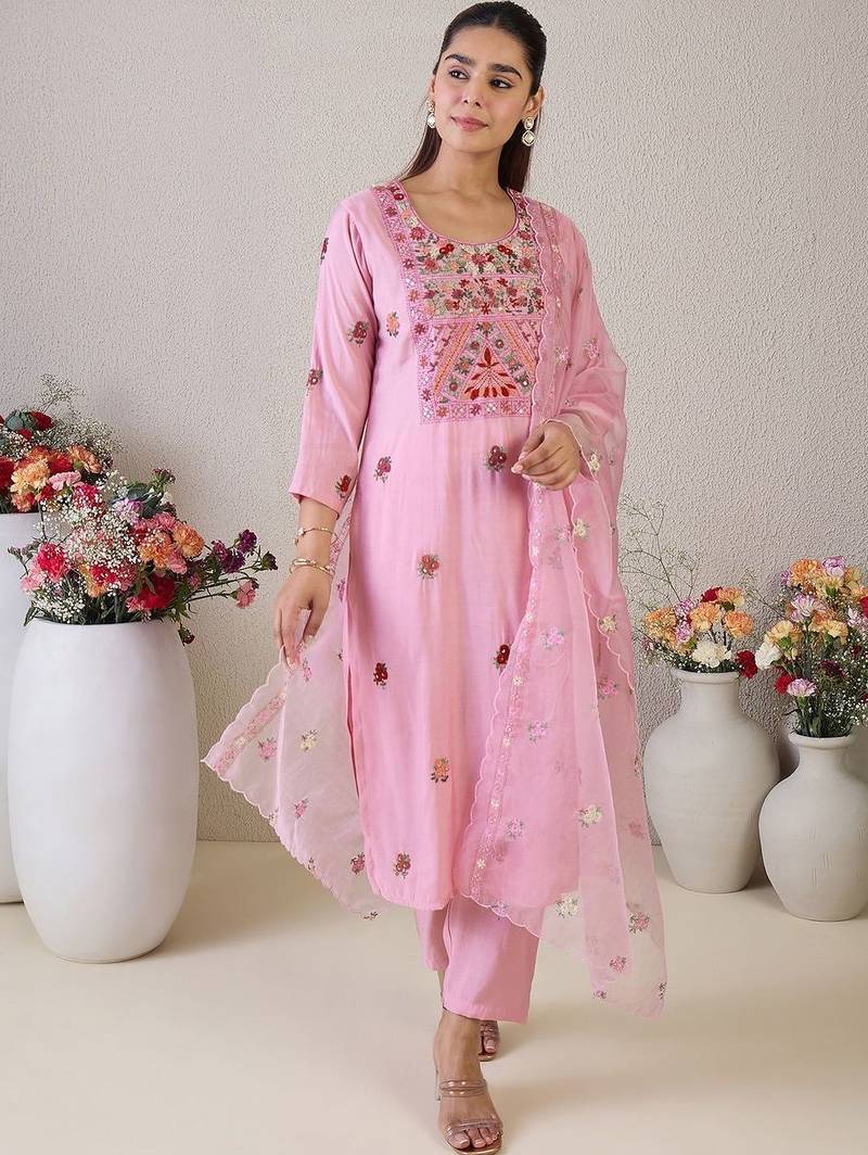 Women Floral Embroidered Regular Thread Work Kurta with Trousers & With Dupatta