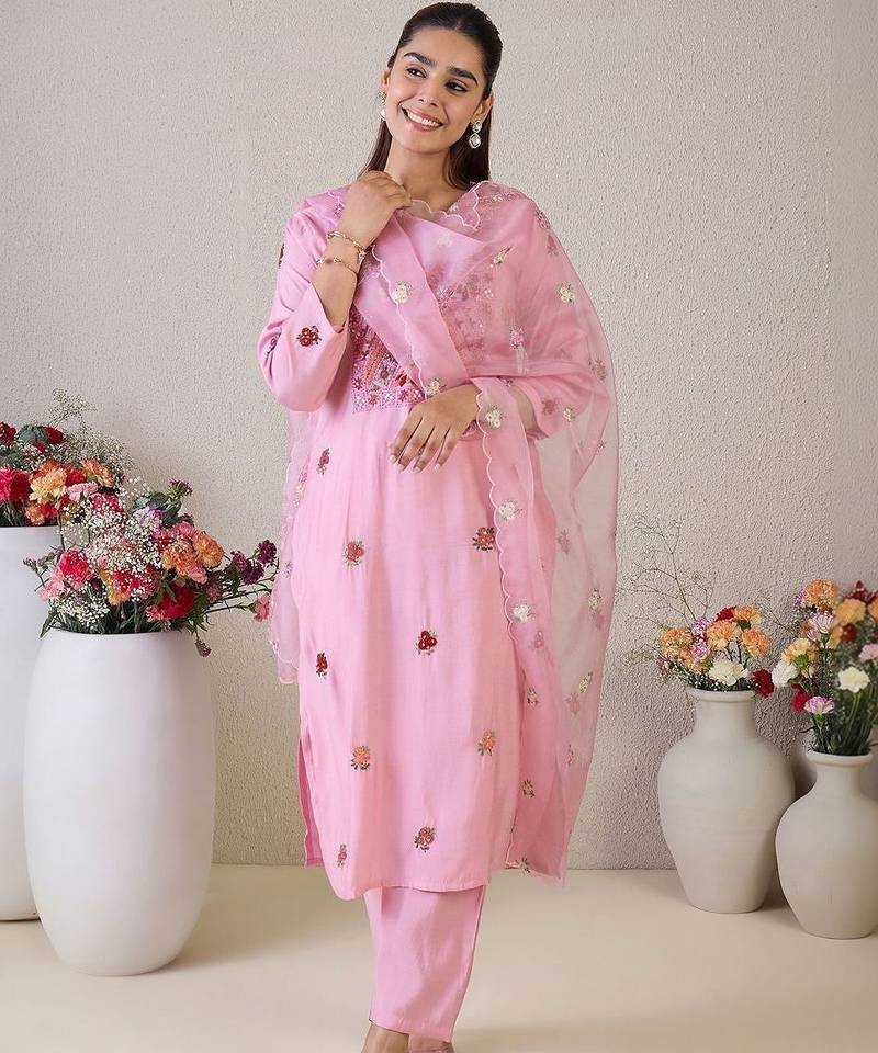 Women Floral Embroidered Regular Thread Work Kurta with Trousers & With Dupatta