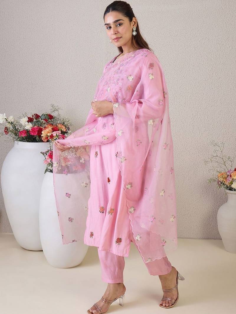Women Floral Embroidered Regular Thread Work Kurta with Trousers & With Dupatta