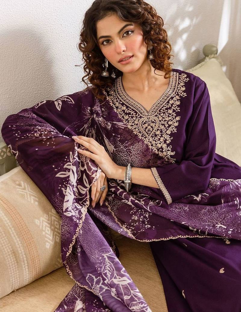 Women Ethnic Motifs Embroidered Regular Thread Work Kurta with Trousers & With Dupatta