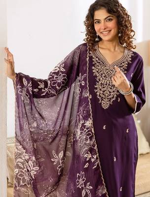 Women Ethnic Motifs Embroidered Regular Thread Work Kurta with Trousers & With Dupatta 4