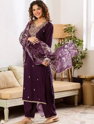 Women Ethnic Motifs Embroidered Regular Thread Work Kurta with Trousers & With Dupatta 7