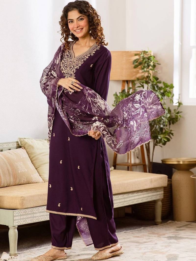 Women Ethnic Motifs Embroidered Regular Thread Work Kurta with Trousers & With Dupatta