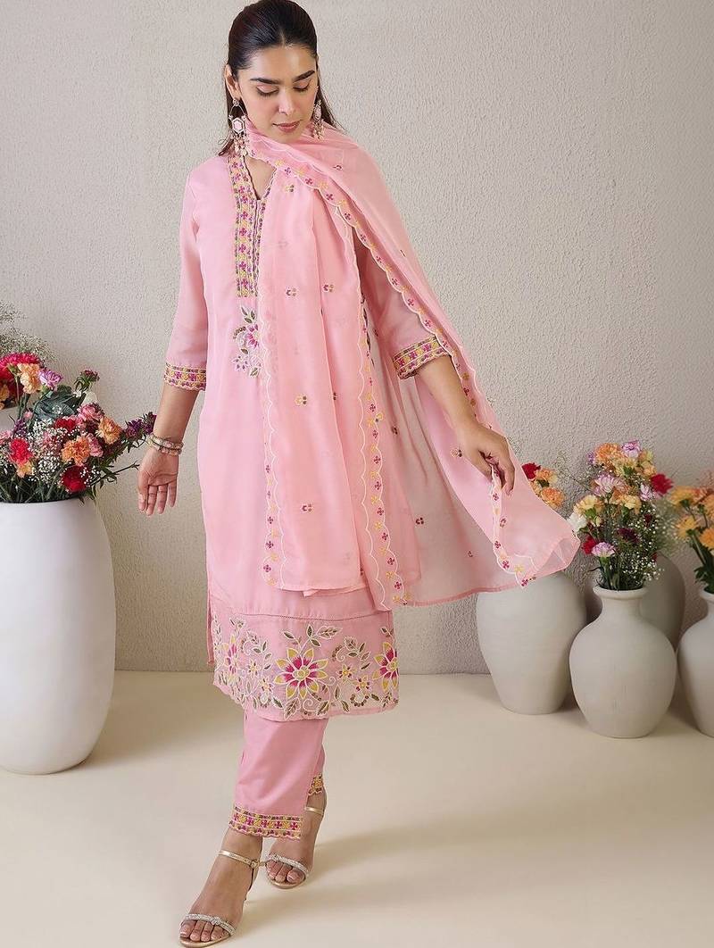 Women Floral Embroidered Regular Thread Work Kurta with Trousers & With Dupatta