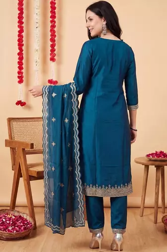 Women Ethnic Motifs Embroidered Regular Thread Work Kurta with Trousers & With Dupatta