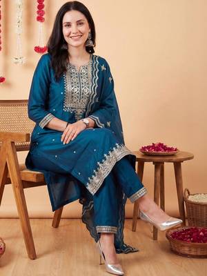 Women Ethnic Motifs Embroidered Regular Thread Work Kurta with Trousers & With Dupatta 5