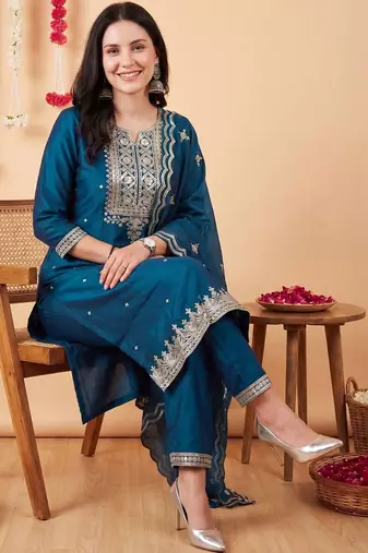 Women Ethnic Motifs Embroidered Regular Thread Work Kurta with Trousers & With Dupatta