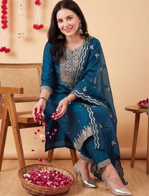 Women Ethnic Motifs Embroidered Regular Thread Work Kurta with Trousers & With Dupatta 6