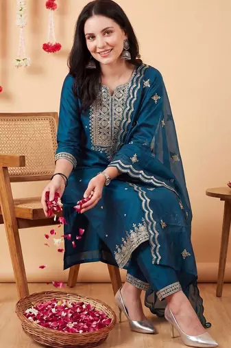 Women Ethnic Motifs Embroidered Regular Thread Work Kurta with Trousers & With Dupatta