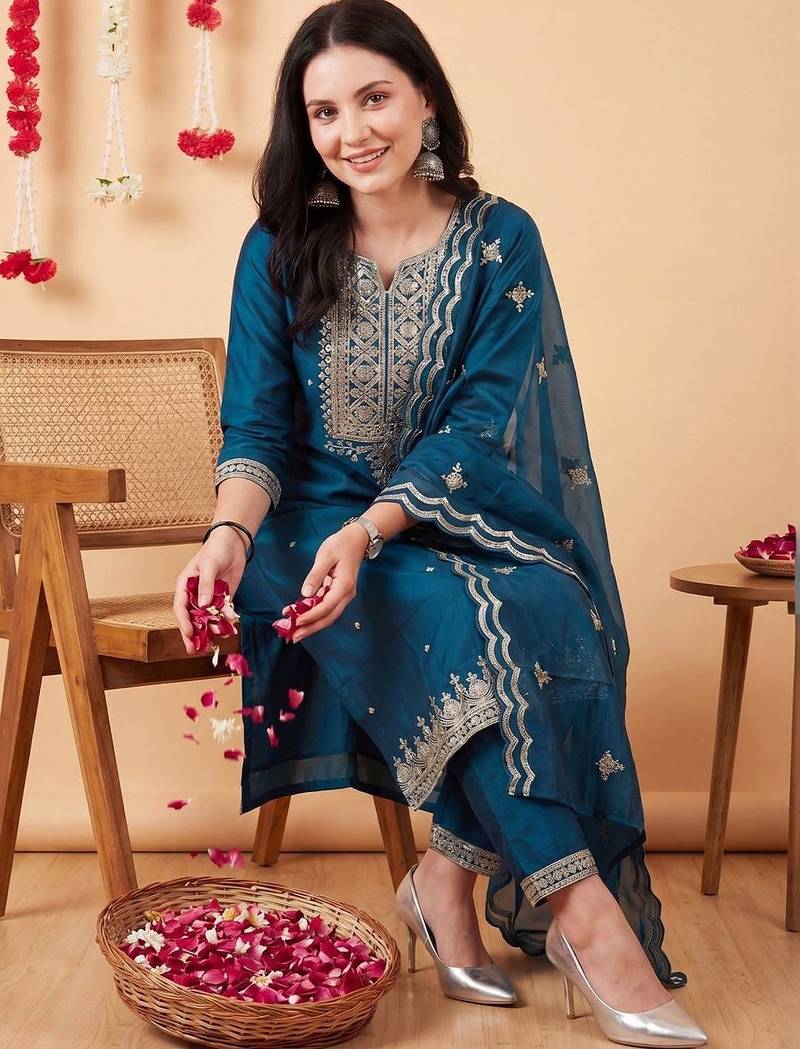Women Ethnic Motifs Embroidered Regular Thread Work Kurta with Trousers & With Dupatta