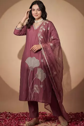 Women Floral Embroidered Regular Thread Work Kurta with Trousers & With Dupatta