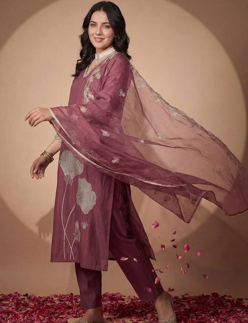 Women Floral Embroidered Regular Thread Work Kurta with Trousers & With Dupatta