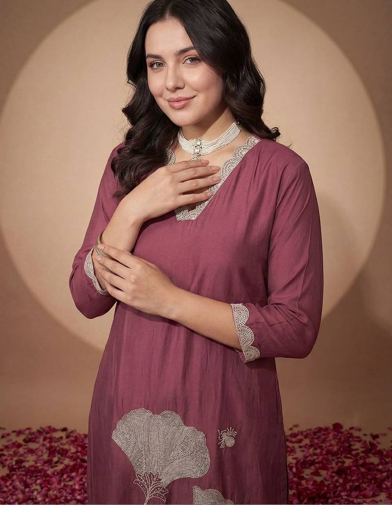 Women Floral Embroidered Regular Thread Work Kurta with Trousers & With Dupatta