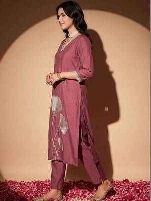 Women Floral Embroidered Regular Thread Work Kurta with Trousers & With Dupatta 4