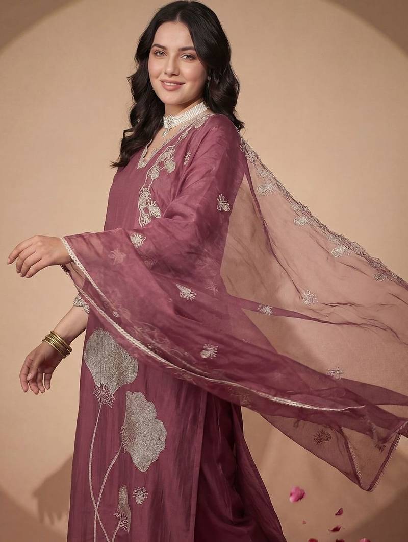 Women Floral Embroidered Regular Thread Work Kurta with Trousers & With Dupatta