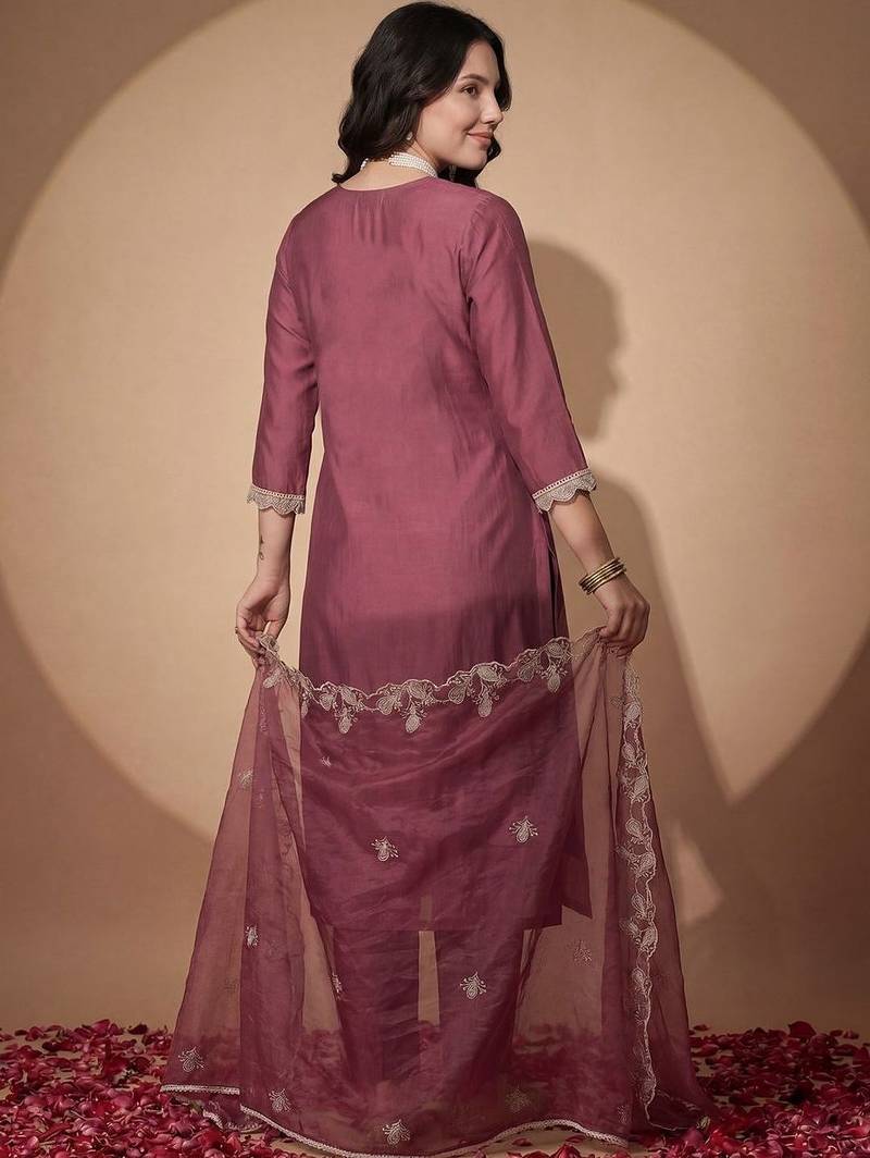 Women Floral Embroidered Regular Thread Work Kurta with Trousers & With Dupatta