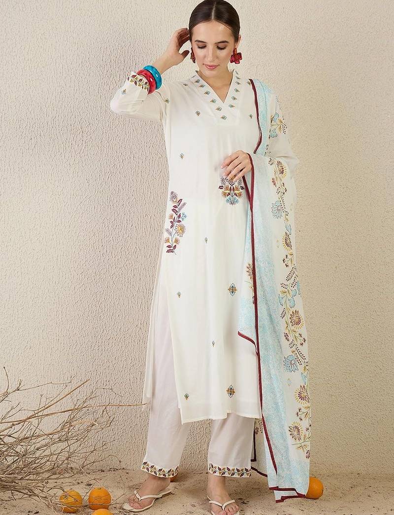 Women Floral Embroidered Regular Thread Work Pure Cotton Kurta with Trousers & With Dupatta