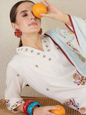 Women Floral Embroidered Regular Thread Work Pure Cotton Kurta with Trousers & With Dupatta 2
